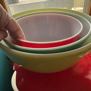 Colorful Mixing Bowl Set Pyrex vintage